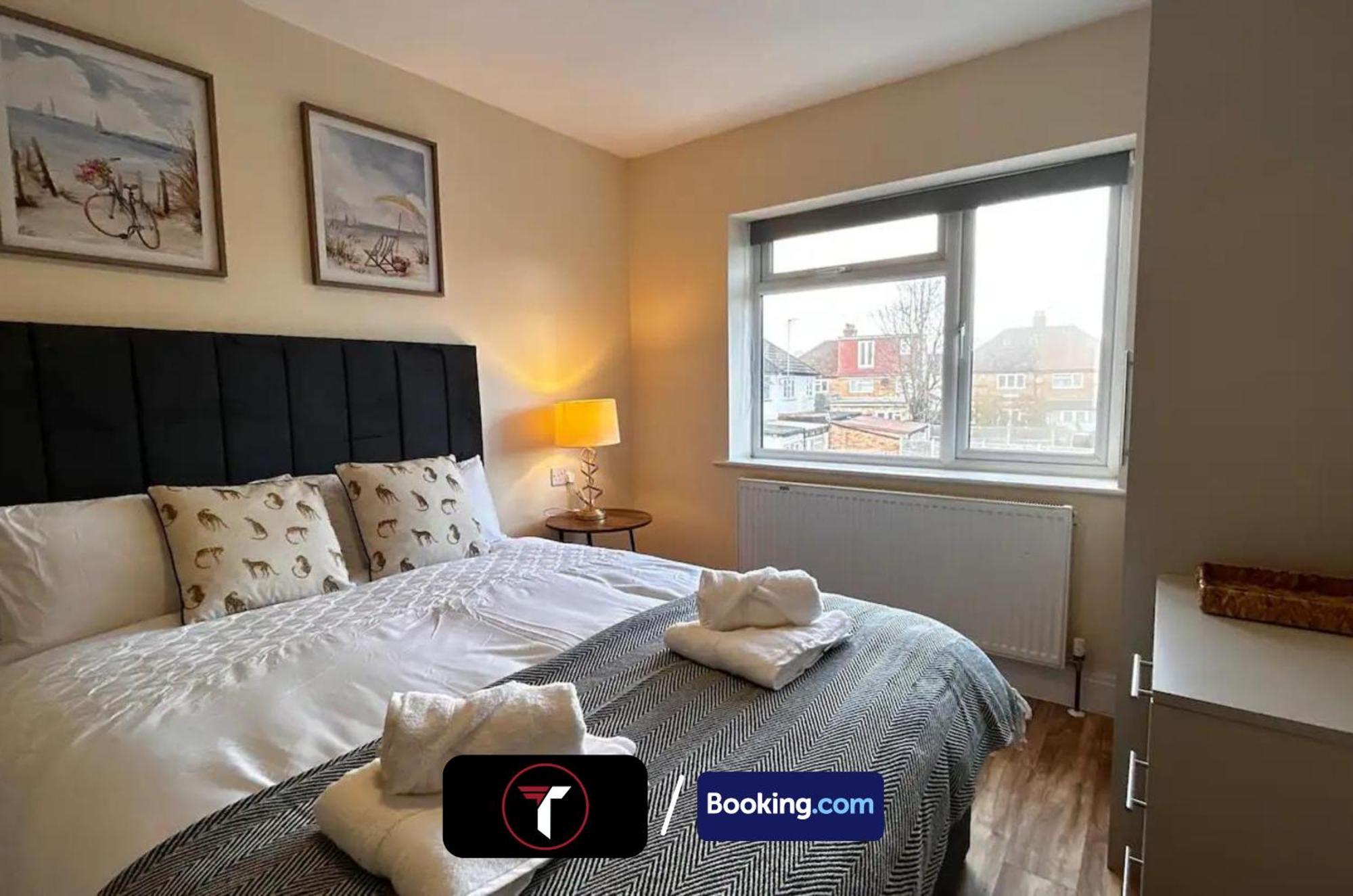 Stylish 2 Bedroom Flat By Tara Stays Short Lets & Serviced Accommodation Watford With Free Parking & Nearby Warner Studios Экстерьер фото