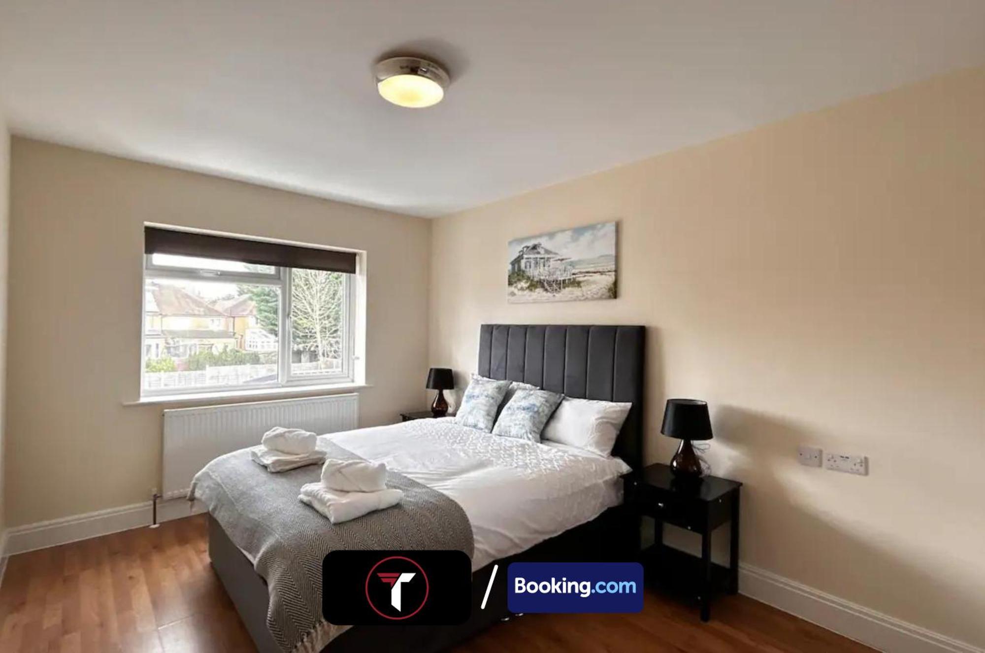 Stylish 2 Bedroom Flat By Tara Stays Short Lets & Serviced Accommodation Watford With Free Parking & Nearby Warner Studios Экстерьер фото